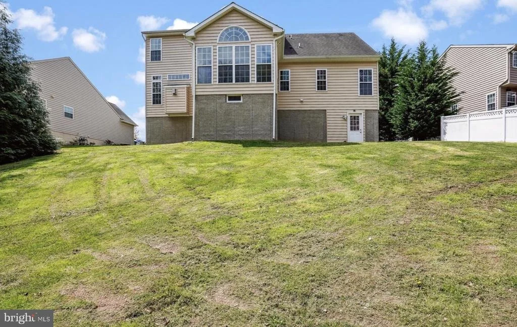 Photo of 116 HARLAN LOOP