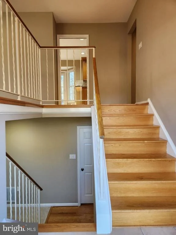 Photo of 8230 RIVERSIDE ROAD