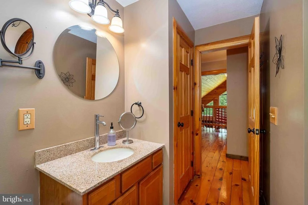 Photo of 995 BETTS LANE