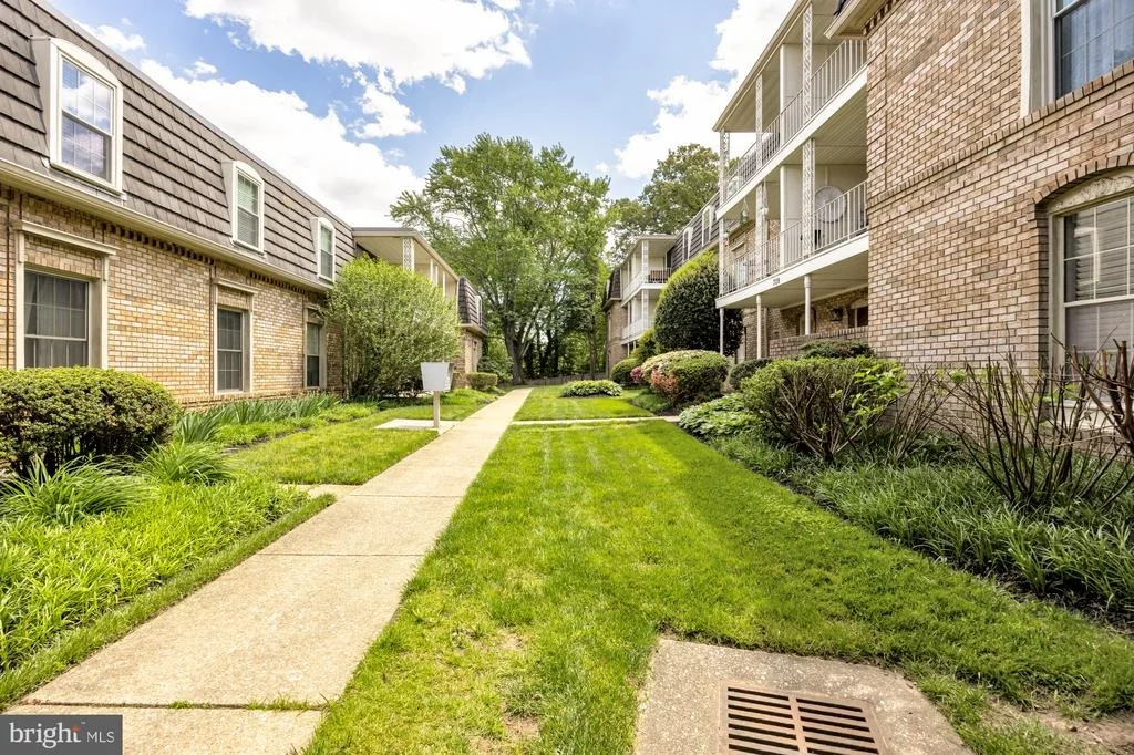 Photo of Unit 430 at 3117 PATRICK HENRY DRIVE