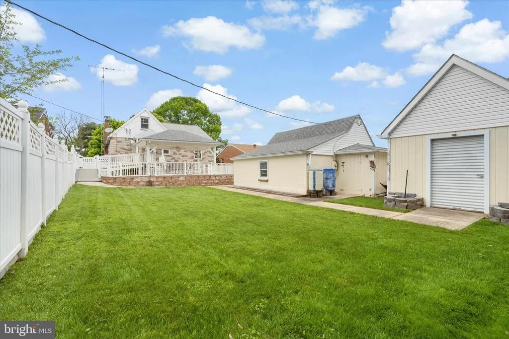 Photo of 6 E 13TH STREET