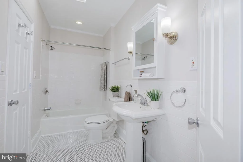 Photo of 23 5TH STREET SE