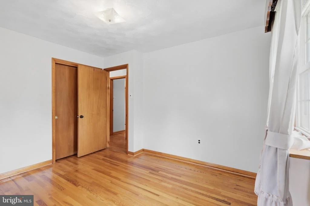 Photo of 5893 AMBAU ROAD