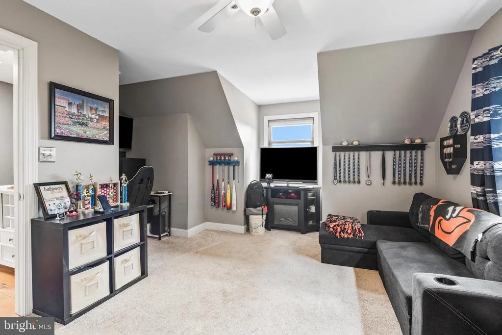 Photo of 9124 HAWBOTTOM ROAD