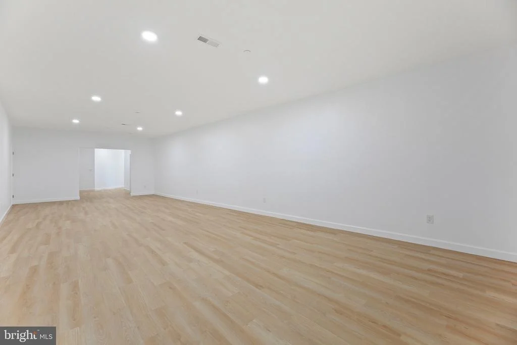 Photo of 8325 GROVE ANGLE ROAD