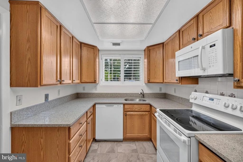 Photo of Unit 79F at 3498 GLENEAGLES DRIVE