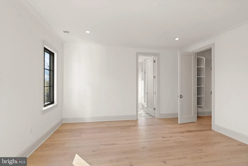 Photo of 1223 SOMERSET DRIVE