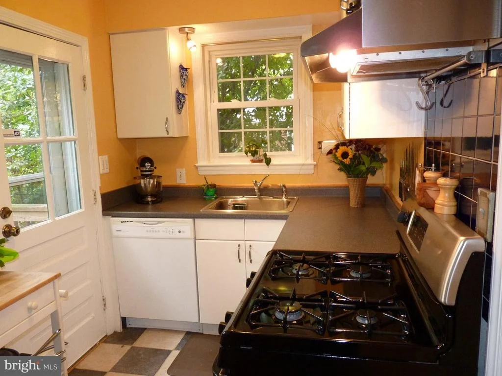 Photo of 9303 GLENVILLE ROAD
