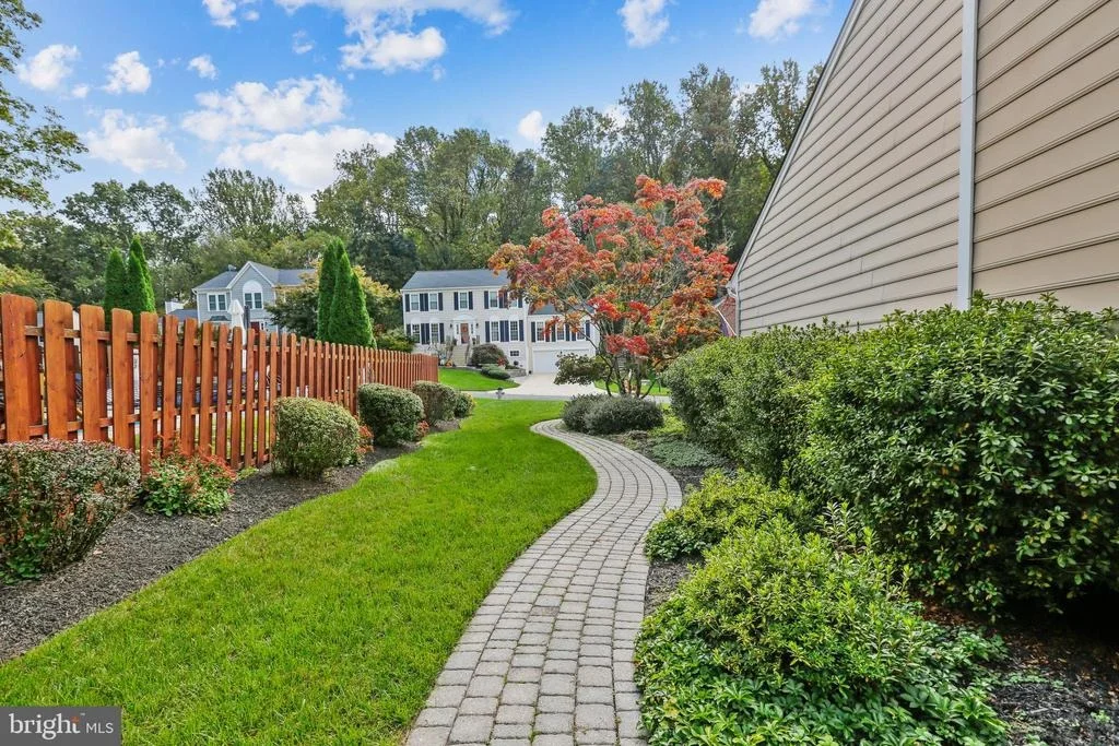Photo of 9905 MAINSAIL DRIVE
