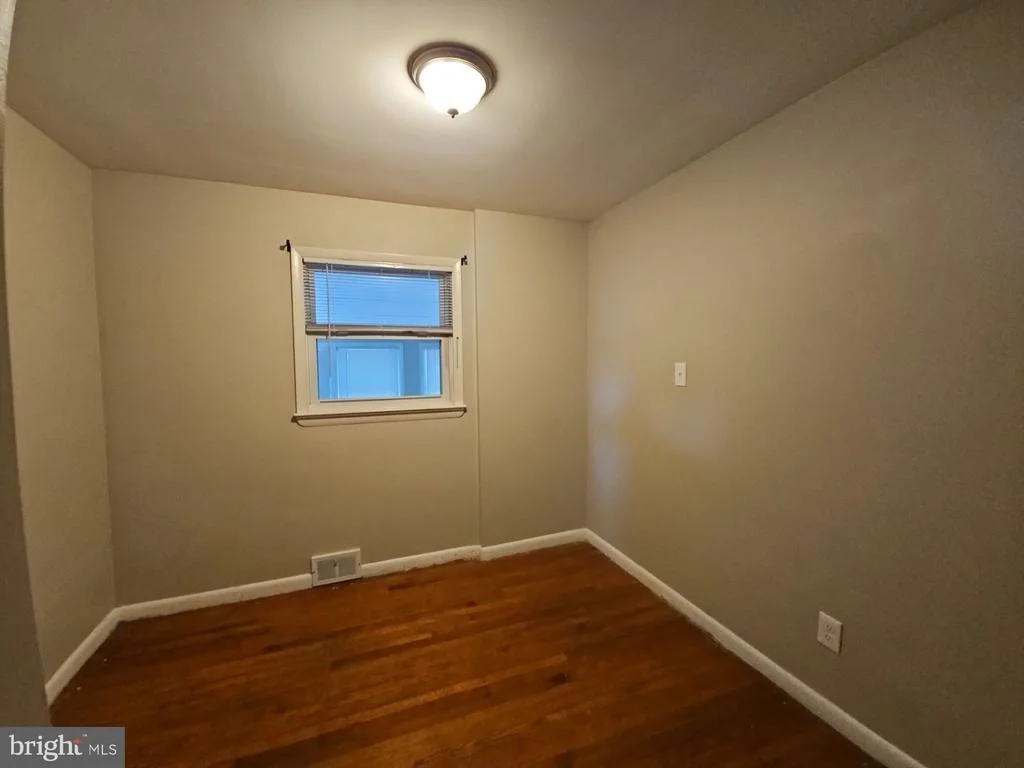 Photo of 109 W DAWSON DRIVE