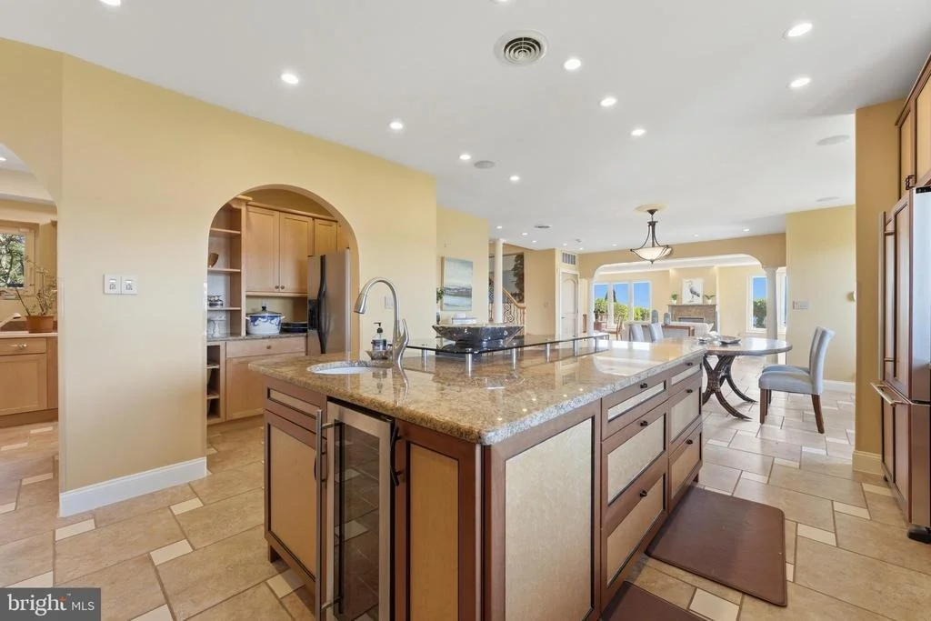 Photo of 2292 LAKE DRIVE
