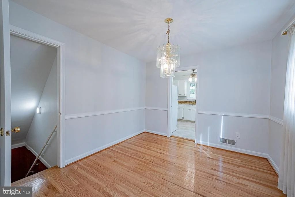 Photo of 2501 VALLEY WAY