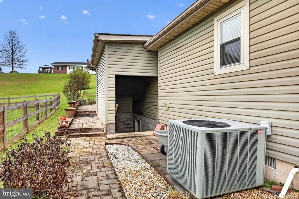 Photo of 6161 RANDALL STREET