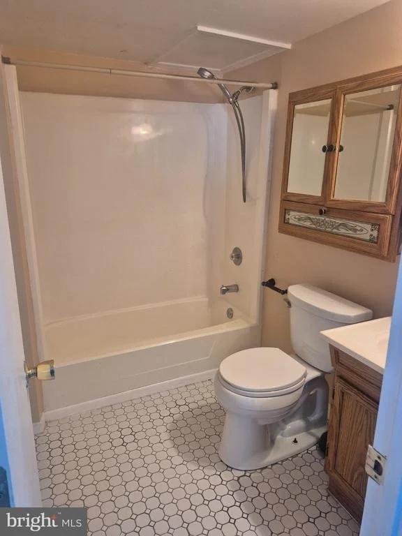 Photo of 10504 MULLIKIN DRIVE