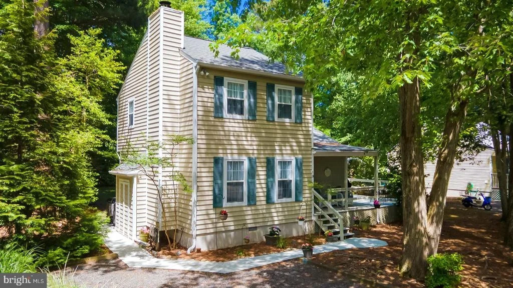 Photo of 13 COLUMBIA AVENUE