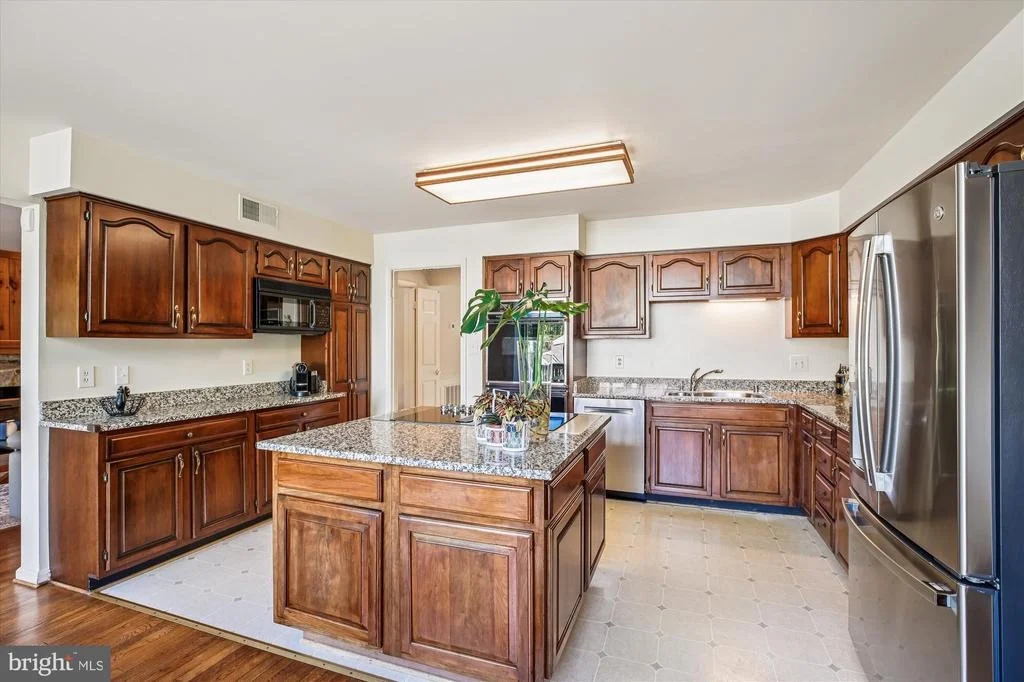 Photo of 9537 FOX HOLLOW