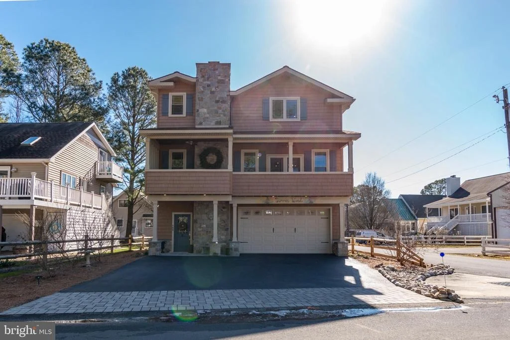 Photo of 144 ELIZABETH WAY