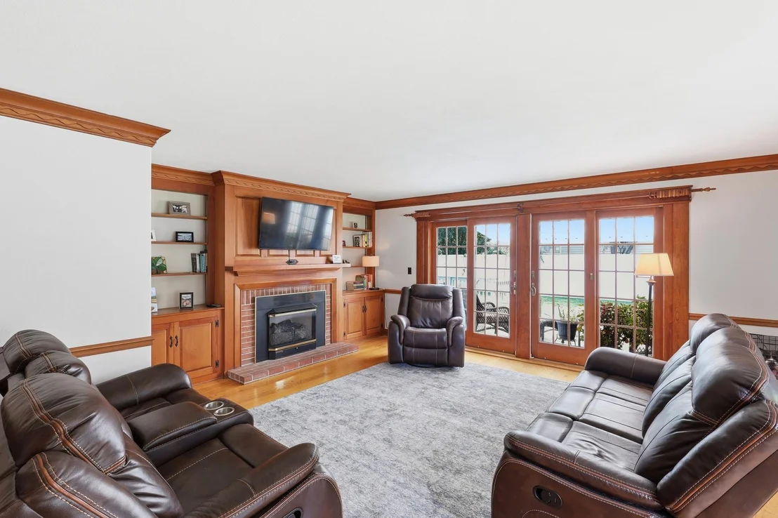 Photo of 727 N GOVERNORS AVENUE