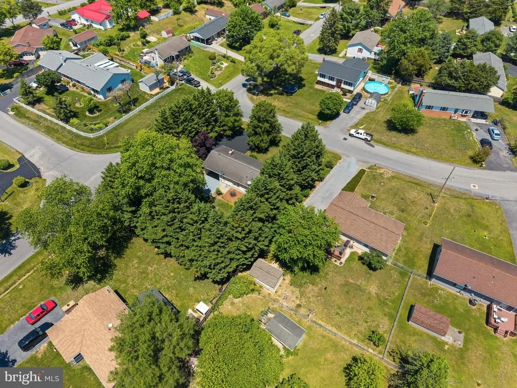 Photo of 100 HUNTCREST CIRCLE
