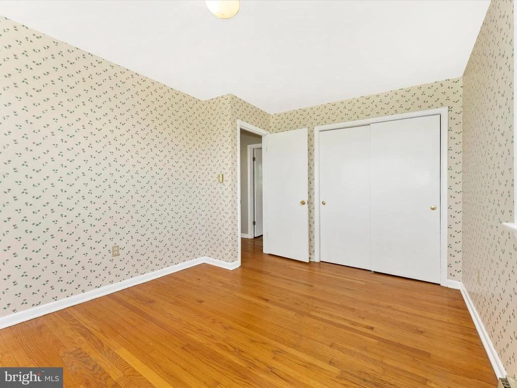 Photo of 2833 RODERICK ROAD
