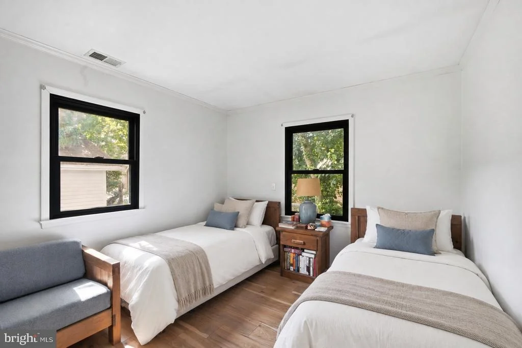 Photo of 6114 SUNSET LANE