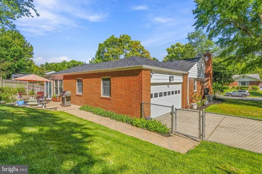 Photo of 1600 FLORA LANE