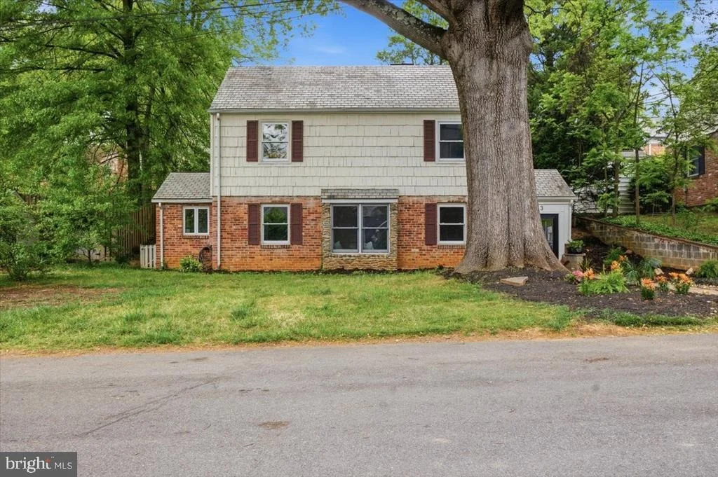 Photo of 1613 N SPRINGWOOD DRIVE N