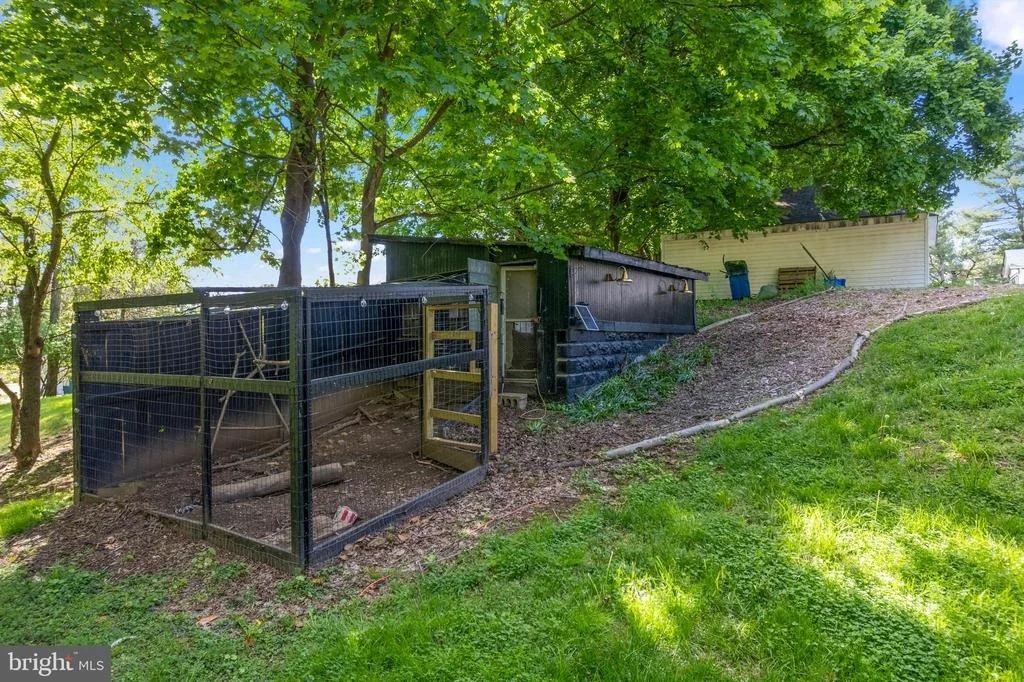 Photo of 28733 RIDGE ROAD