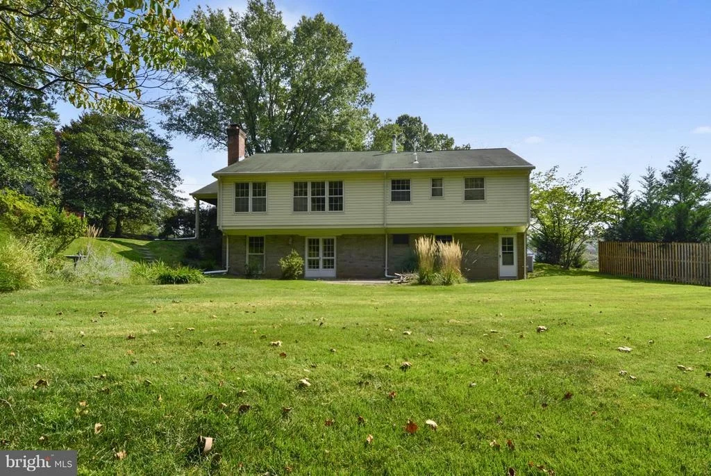 Photo of 525 WHITINGHAM DRIVE