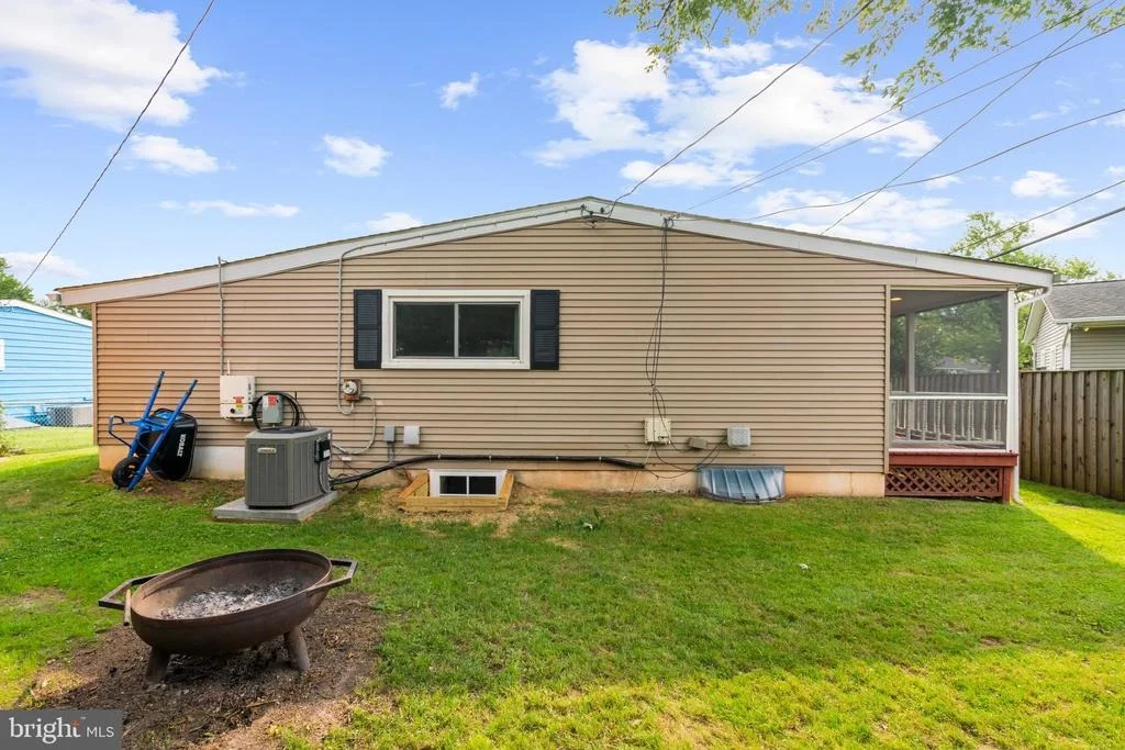 Photo of 1300 GILBERT PLACE