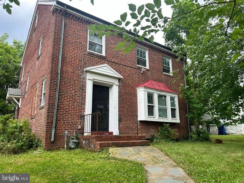 Photo of 2400 MONTEBELLO TERRACE