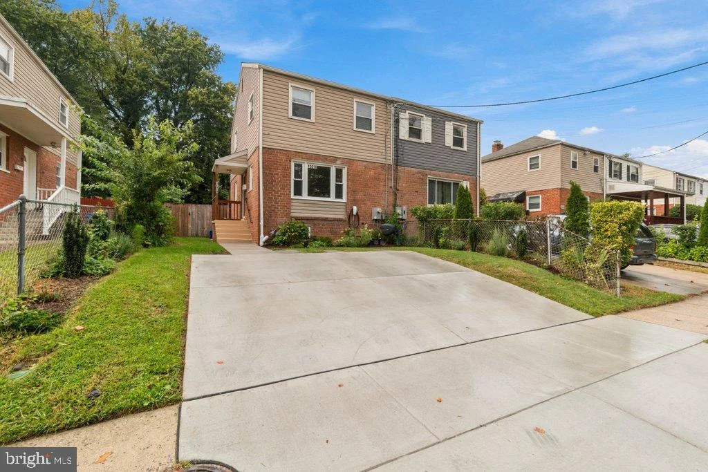 Photo of 12016 VALLEYWOOD DRIVE