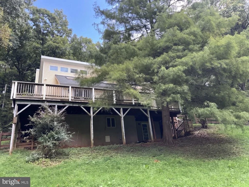 Photo of 542 JONATHAN ROAD