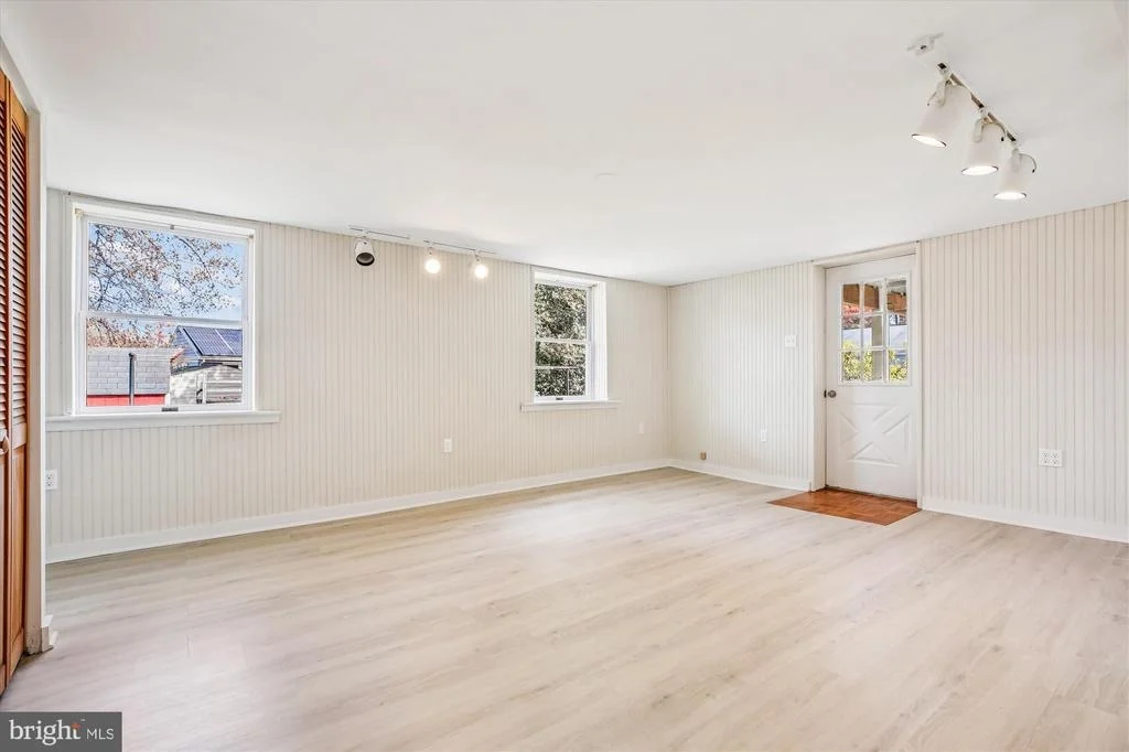 Photo of 11603 VEIRS MILL ROAD
