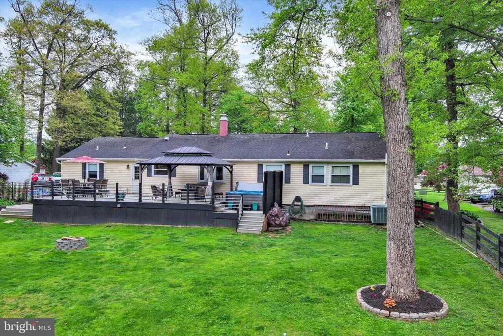 Photo of 4296 WOLF HILL DRIVE
