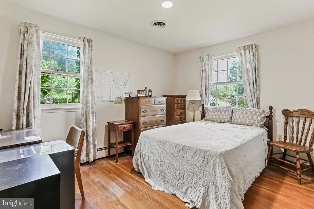 Photo of 24128 DOREEN DRIVE