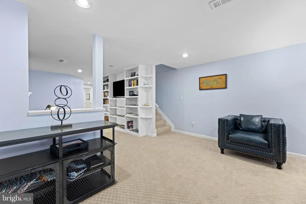 Photo of 9261 MATTHEW DRIVE
