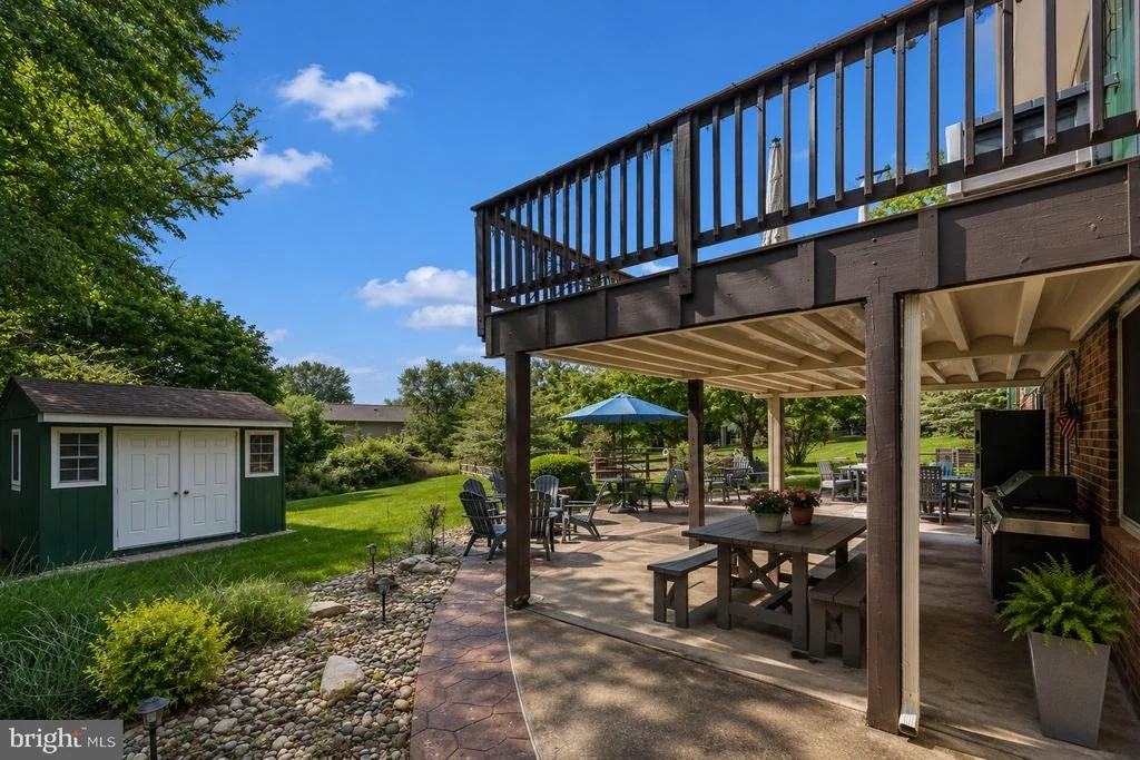 Photo of 6213 WHITE OAK DRIVE