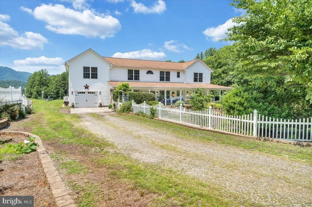 Photo of 2170 LONE IVY ROAD