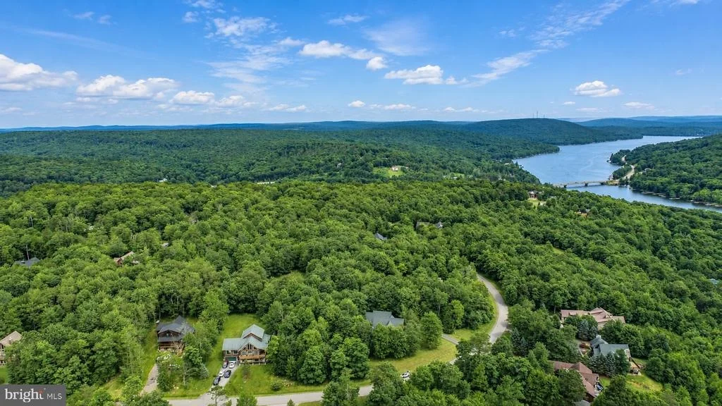 Photo of 84 MOUNTAINTOP ROAD