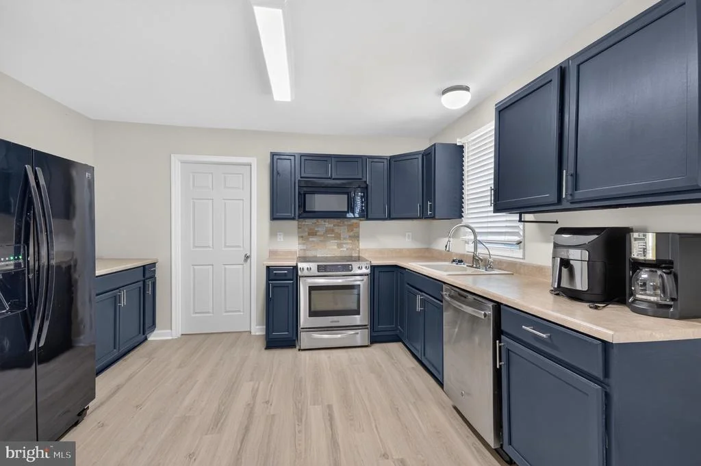 Photo of 1501 LAUREL DRIVE