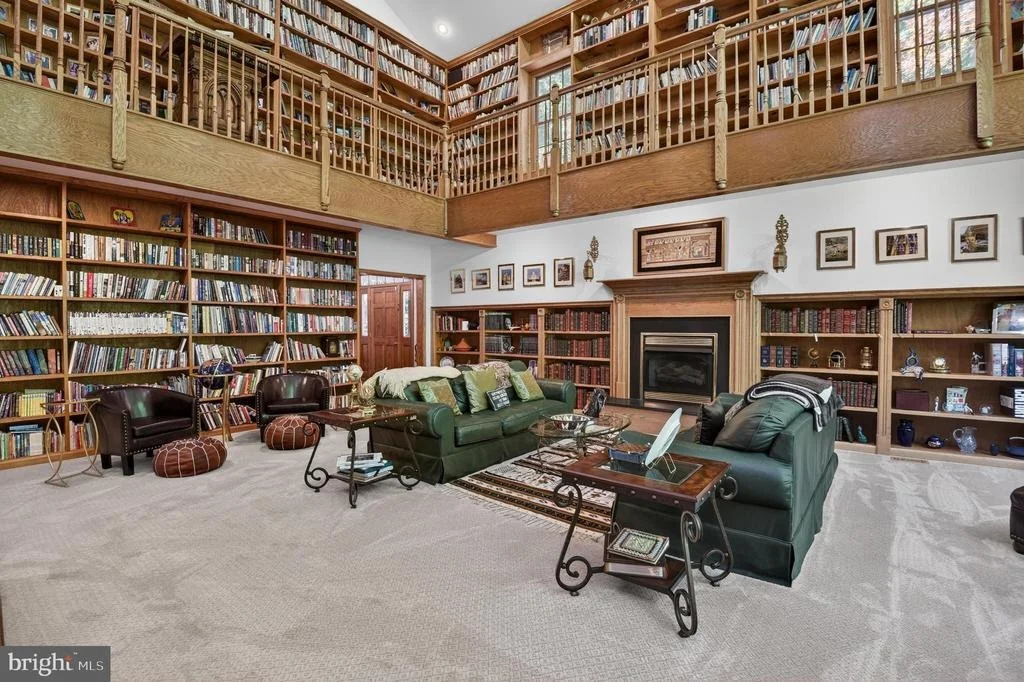 Photo of 1137 SUGARLOAF MOUNTAIN ROAD