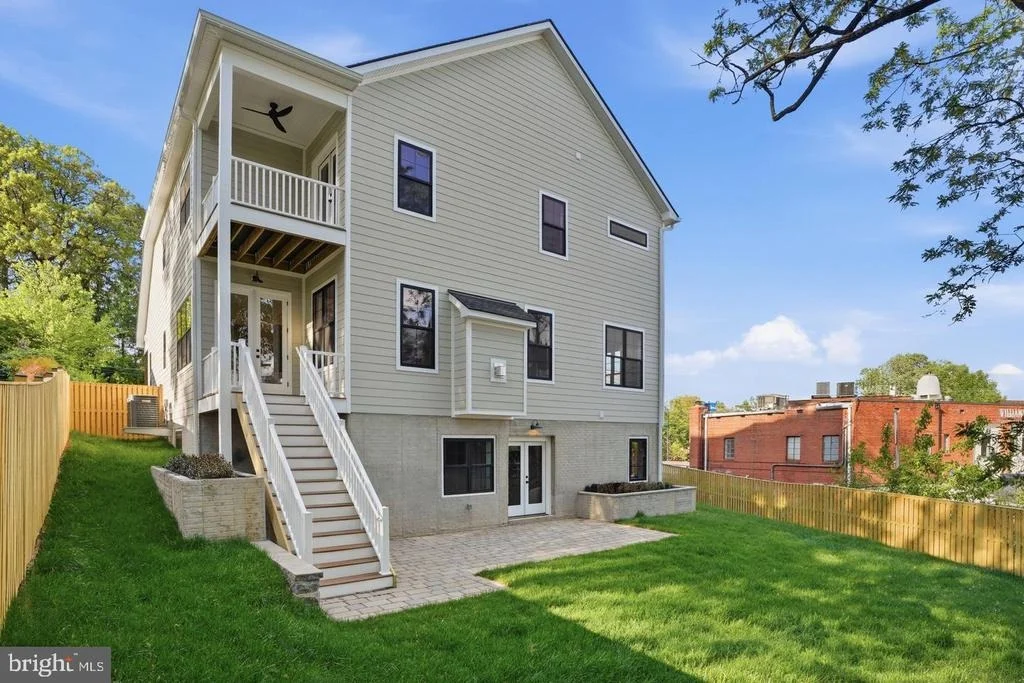 Photo of 6512 WILLIAMSBURG BOULEVARD