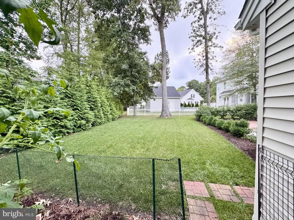 Photo of 1222 CARROLLTON LANE