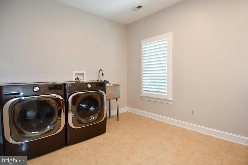 Photo of 7808 SOUTHDOWN ROAD