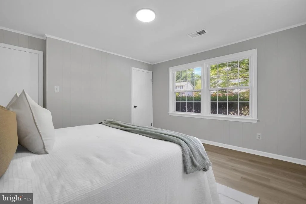 Photo of 833 LOXFORD TERRACE