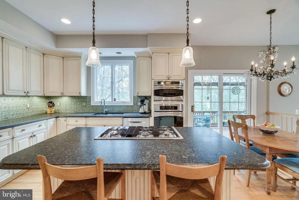Photo of 9827 FIVE OAKS ROAD