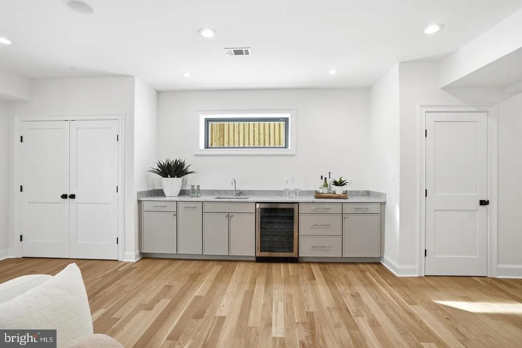 Photo of 6512 WILLIAMSBURG BOULEVARD