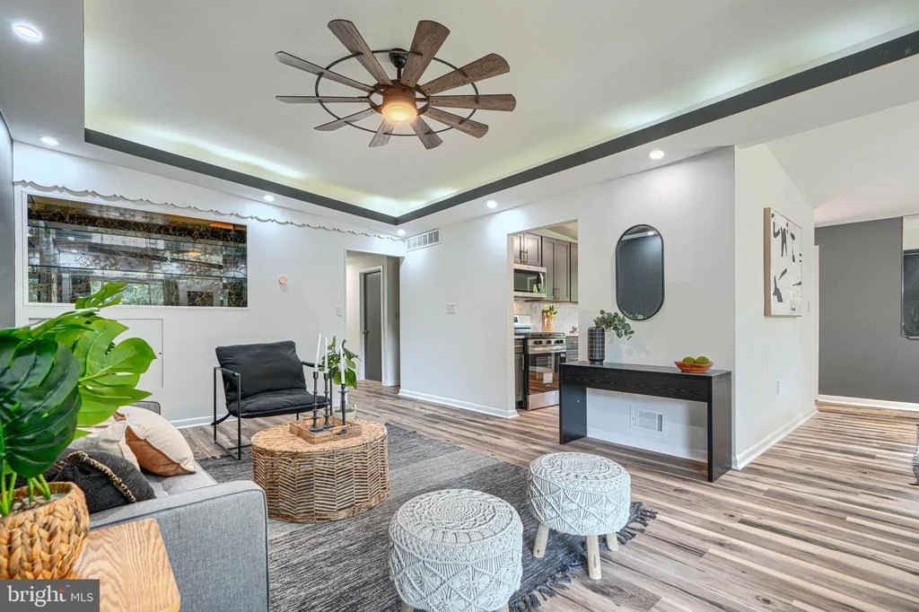 Photo of 6821 BARNETT ROAD