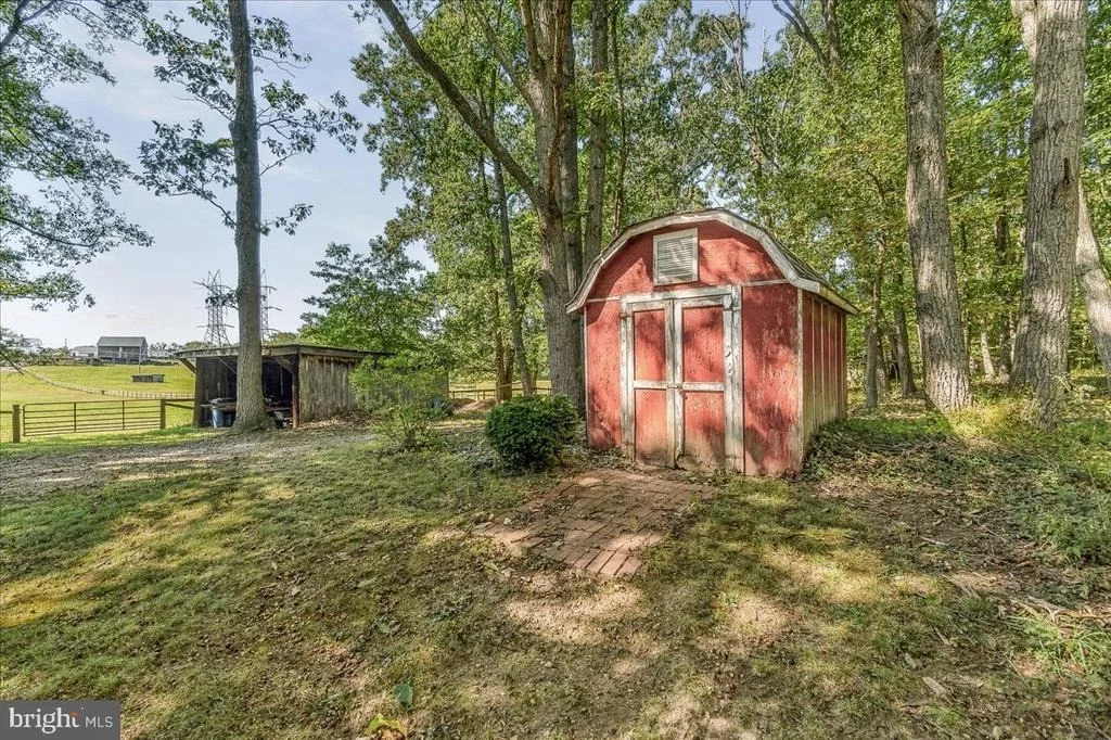 Photo of 15400 RIDING STABLE ROAD